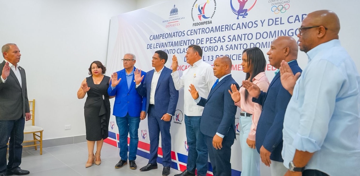 El presidente del COD juramentad los miembros del Comité Organizador