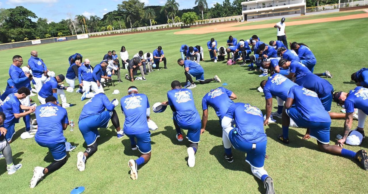 Los equipos se preparan para el torneo de pelota invernal de la República Dominicana.