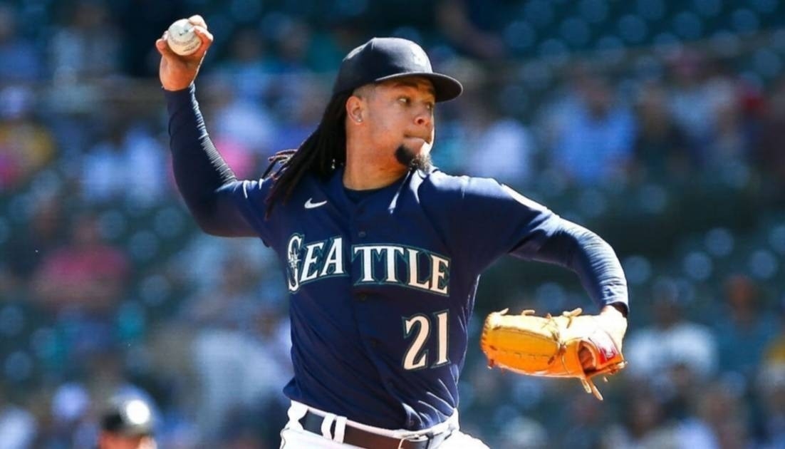 El dominicano Luis Castillo ganó y los Marineros avanzan a octubre
