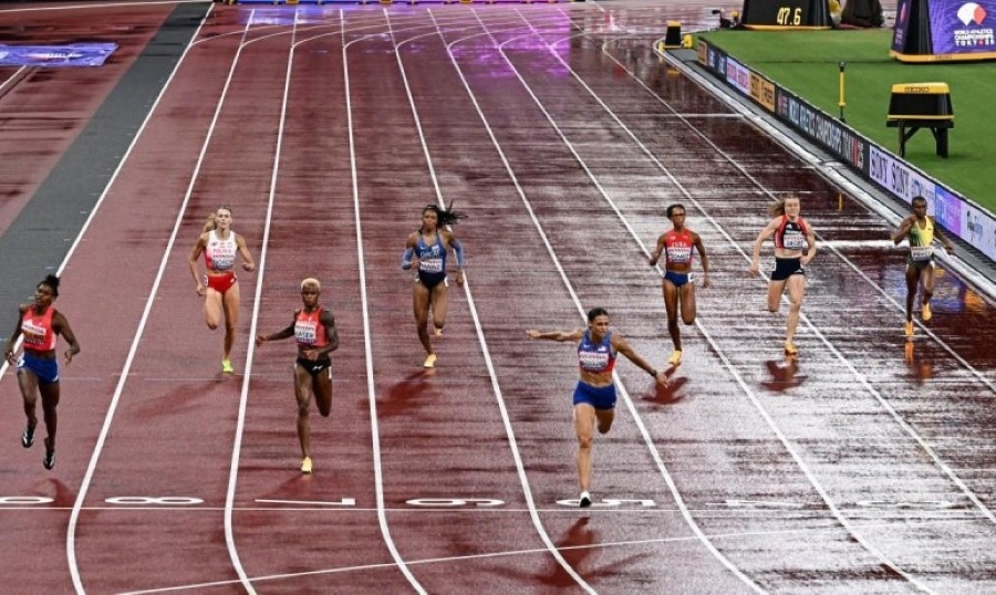 Fue una de las más rápidas de la historia en la distancia, con cuatro atletas con menos los 50 segundos. El tercer puesto y la medalla de bronce quedó en las piernas de Salwa Eid Naser, de Bahreín, con 48.19.