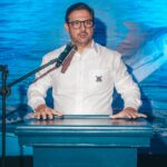 Richard Lueje, primer vicecomodoro del Club Náutico de Santo Domingo, ofrece la bienvenida y agradece a patrocinadores, colaboradores, prensa, pescadores y países participantes.