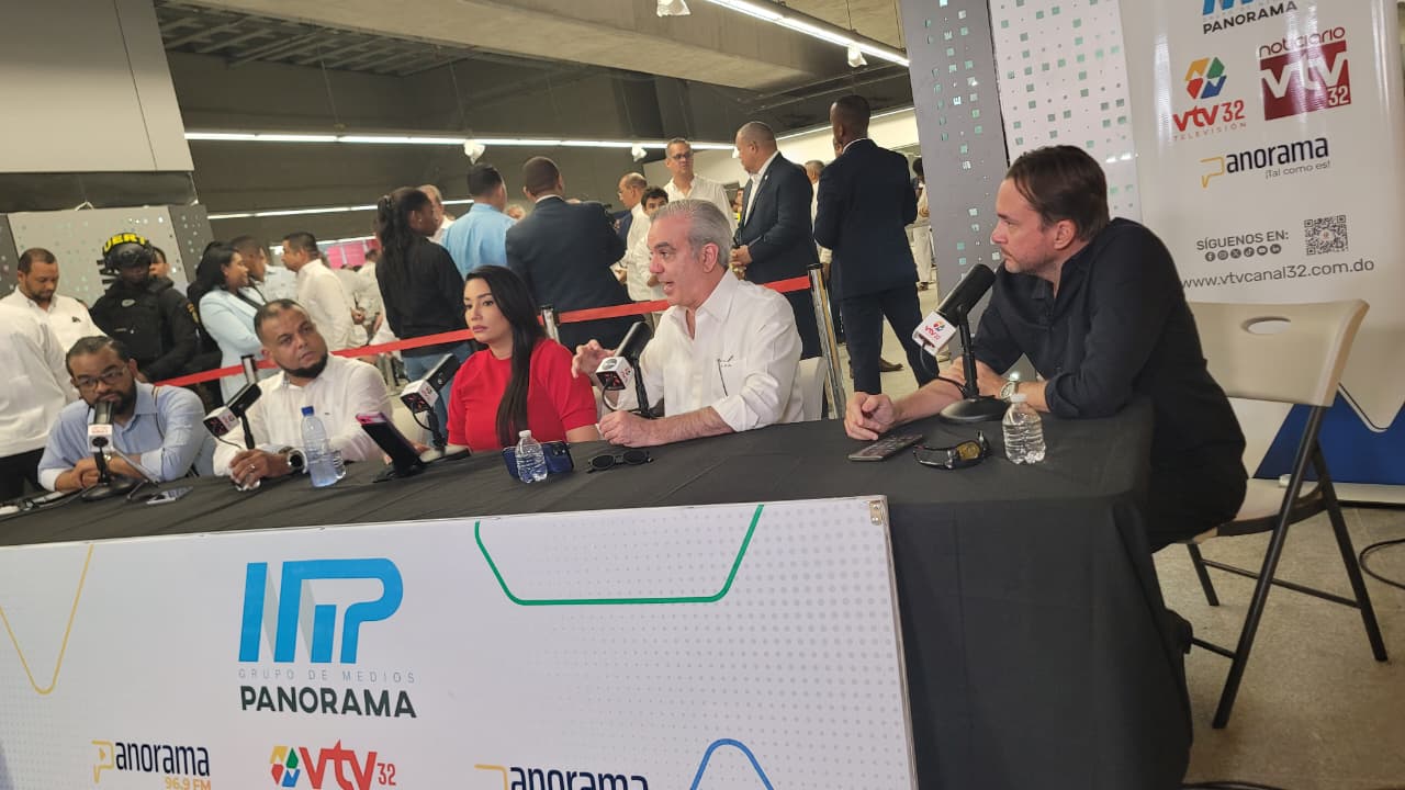 Presidente Luis Abinader entrevistado por el equipo de Panorama de la Tarde