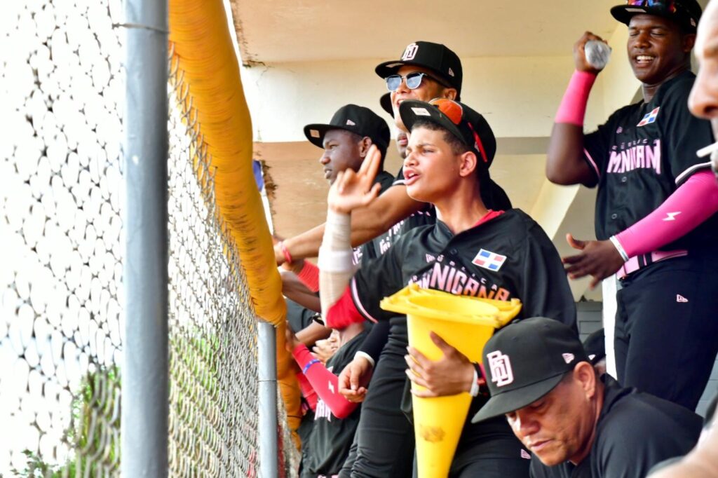 República Dominicana derrota a Puerto Rico 8 por 4