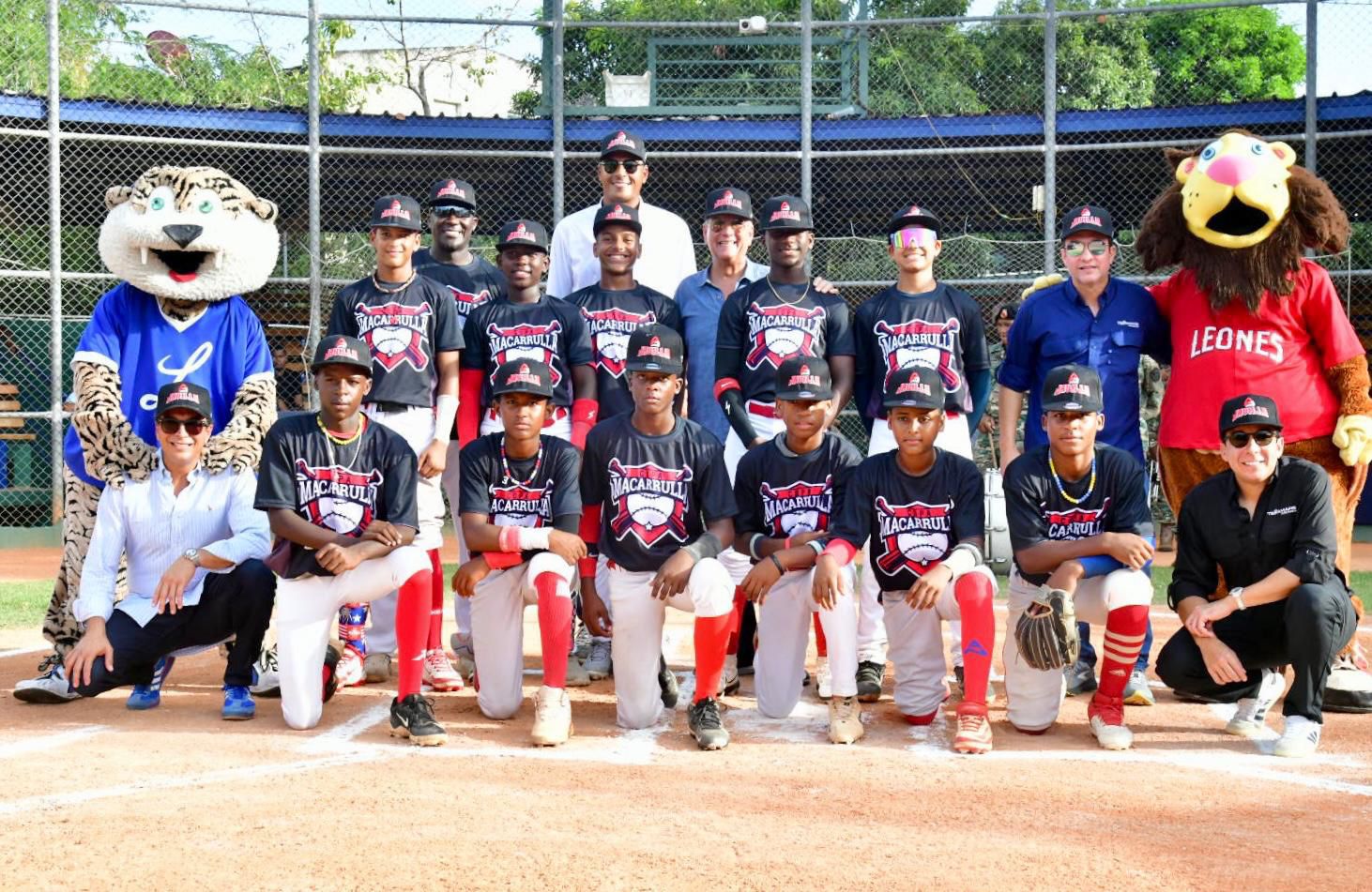 Fundación Macarrulla inaugura torneo de béisbol infantil 11-12