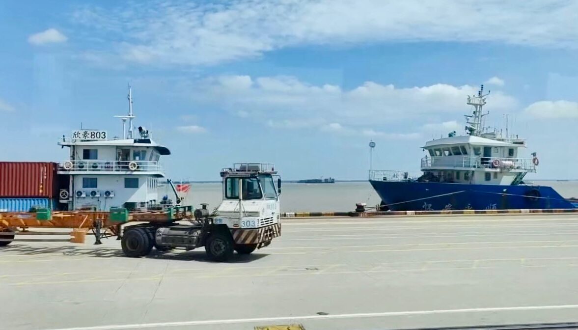 Puerto fluvial de China supera los 500 mil millones en importaciones y exportaciones