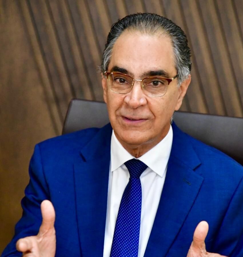 Santiago Hazim defiende