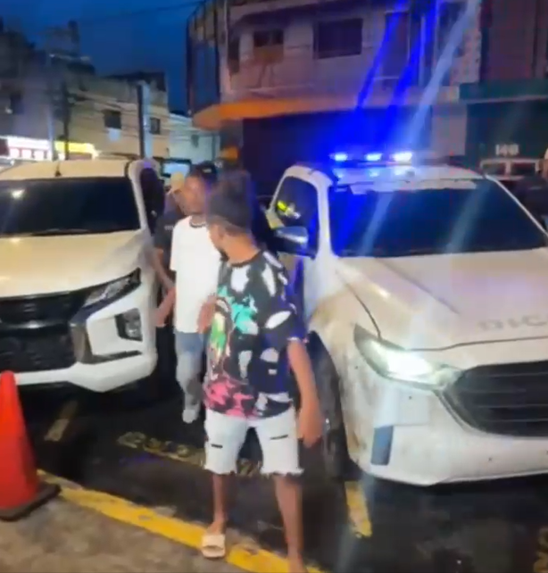 Se entregan presuntos violadores