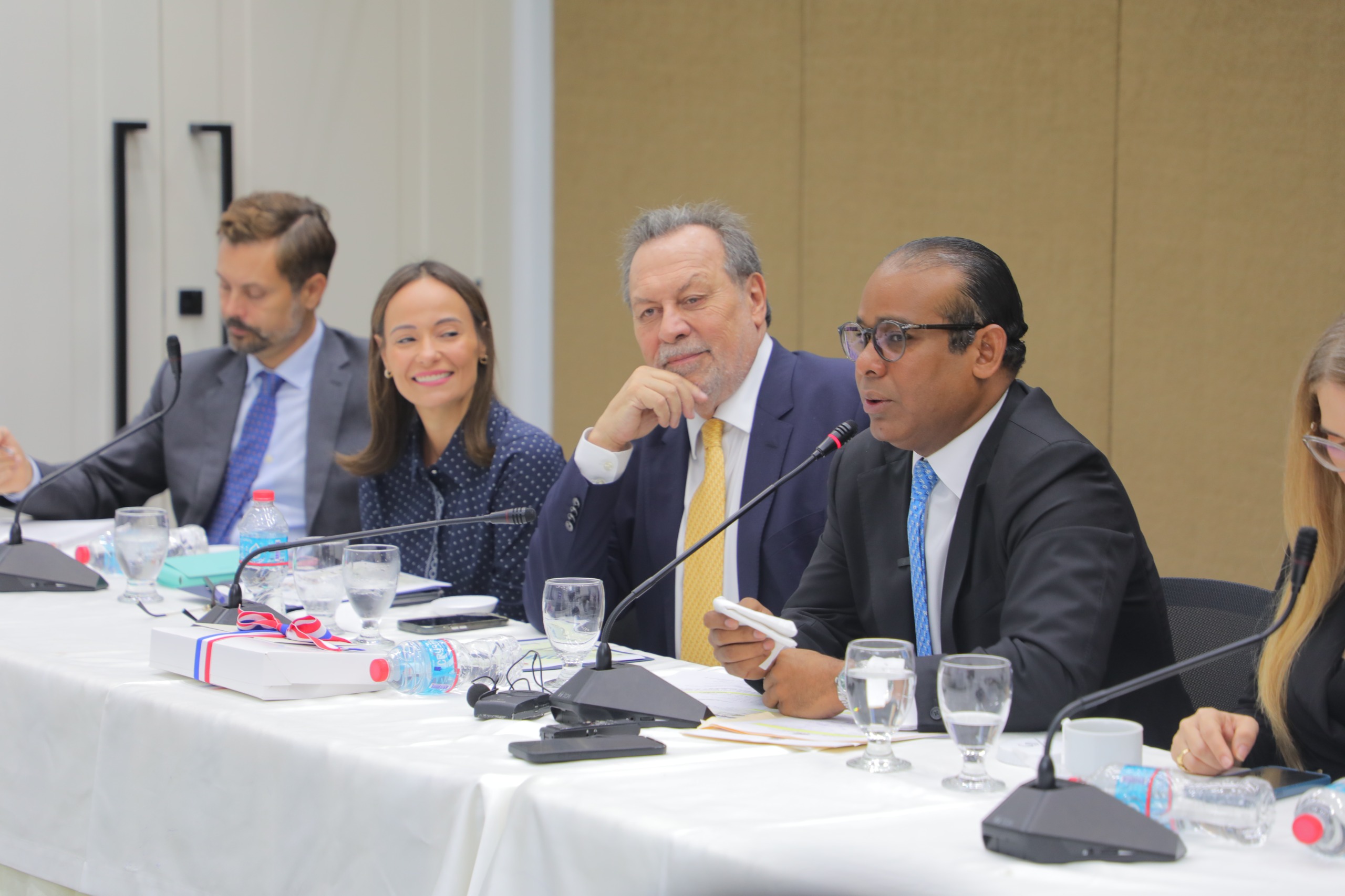 Diputados reciben expertos de ONU-Turismo