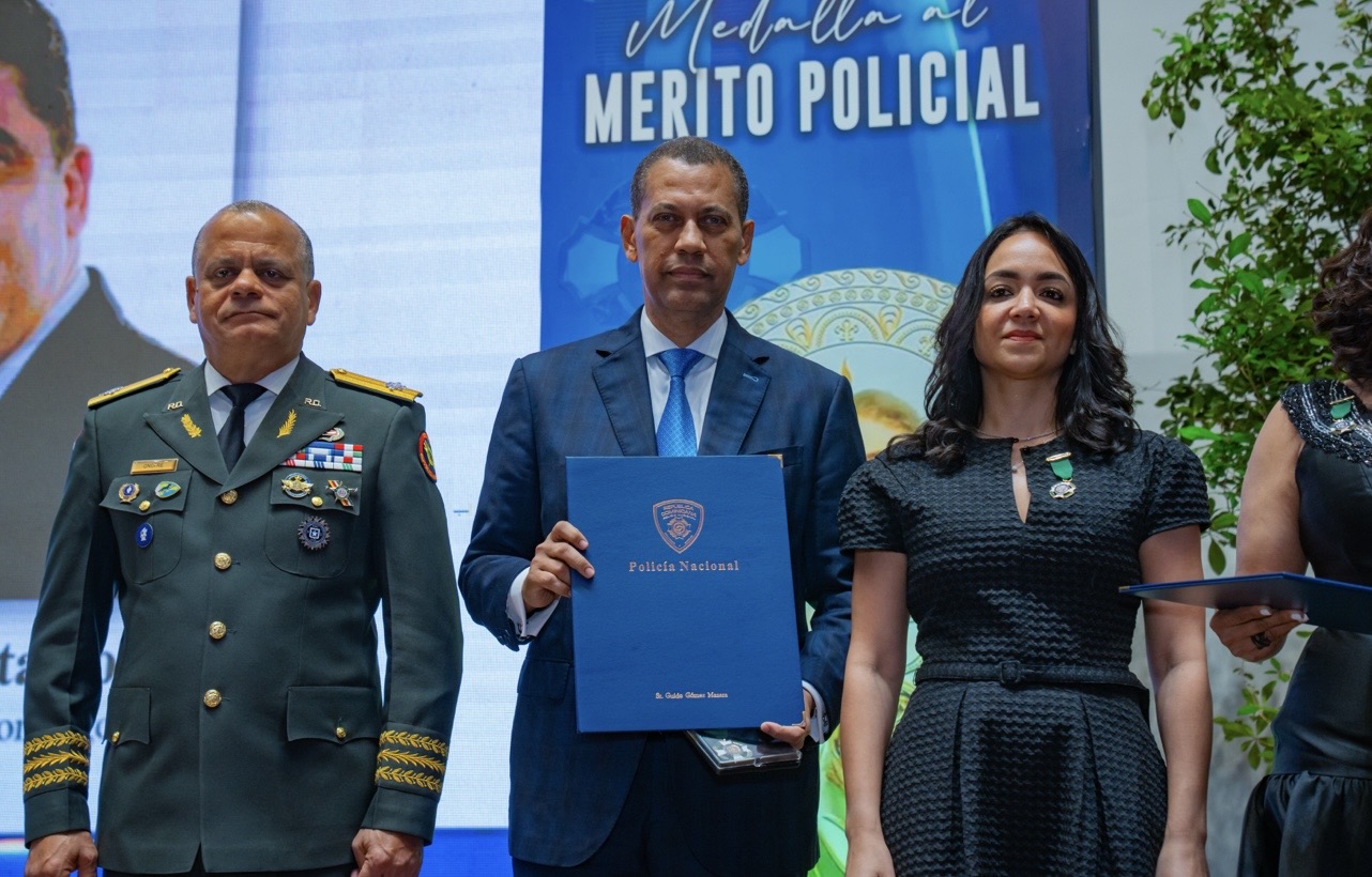 Carlos Fernández Onofre, Guido Gómez Mazara y Faride Raful.