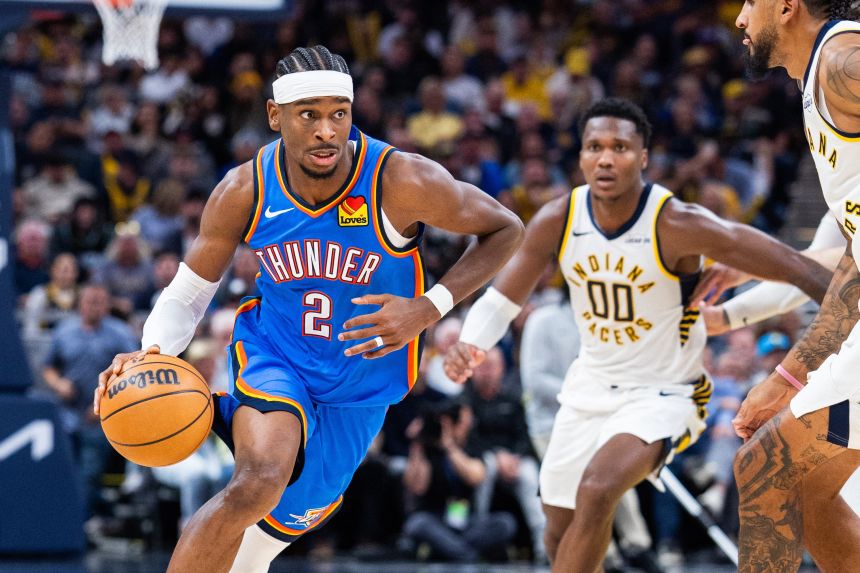 Shai Gilgeous-Alexander (#2) anotó 55 puntos, la mejor marca de su carrera.