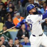 Jonrón de Teoscar Hernández vira la pizarra y da ventaja final a los Dodgers.