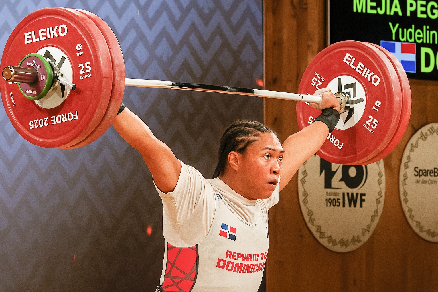 Yudelina Mejía durante su histórica presentación en el Mundial de Pesas en Noruega.