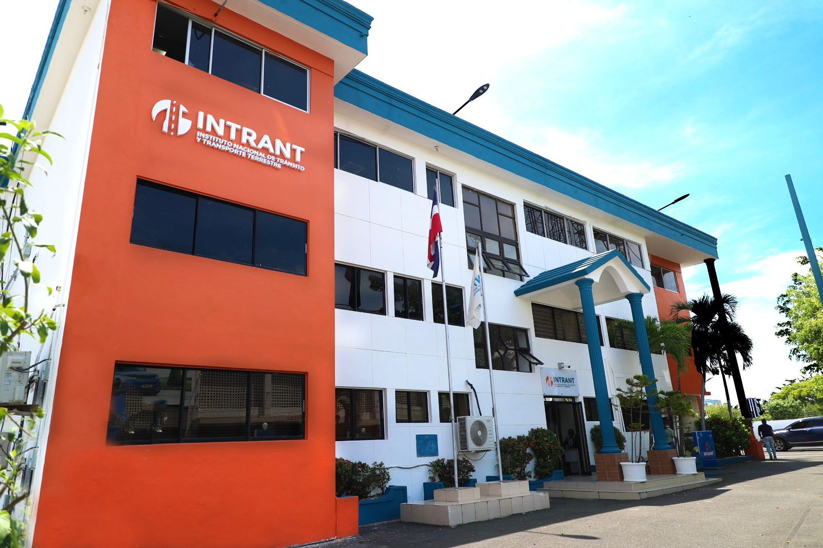 Instituto Nacional de Tránsito y Transporte Terrestre (Intrant)