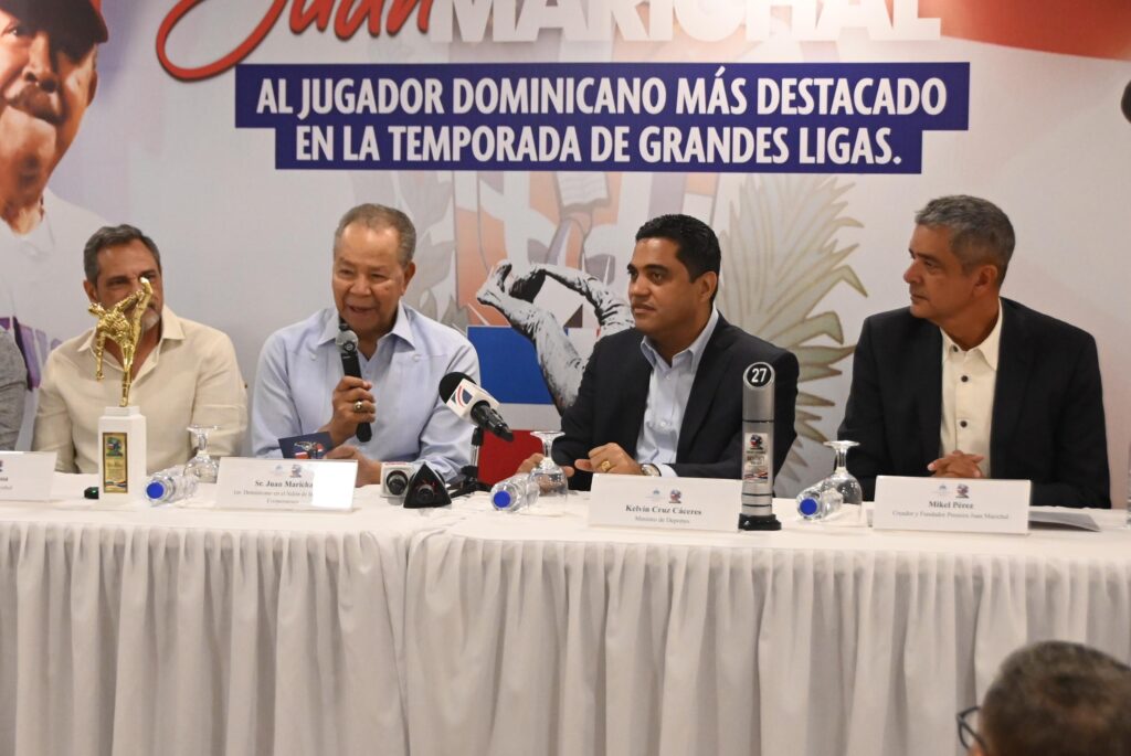 El inmortal Juan Marichal anuncia a Juan Soto como el ganador del premio, que lleva su nombre, y que se le entrega al dominicanos más destacado en la temporada, siendo elegido por 100 cronistas deportivos.