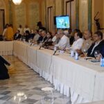 Autoridades se reúnen de emergencia ante posibles efectos de la tormenta Melissa