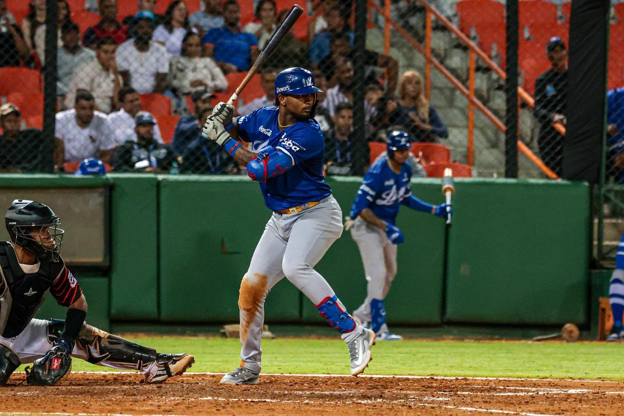 ustavo Núñez rompió un empate a dos en el noveno episodio y montó un recital defensivo, mientras que Jordan Lawlar y Cristhian Adames produjeron dos cada uno para coronar una remontada de los Tigres del Licey que vencieron 8-2