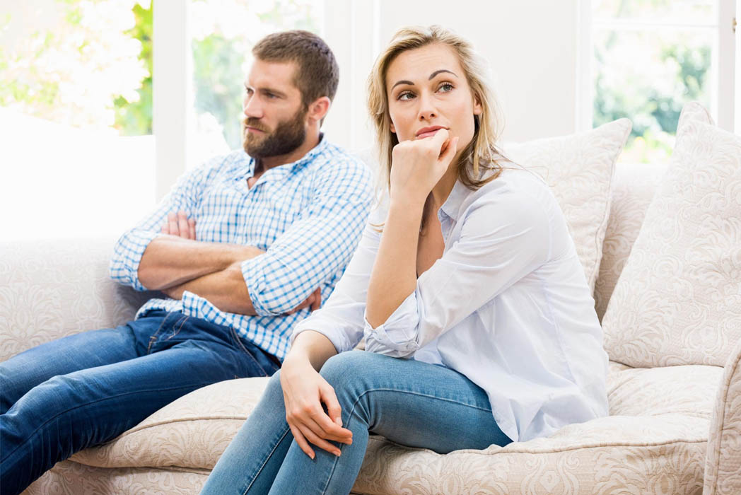 Desconexión emocional en la pareja y señales que advierten un alejamiento