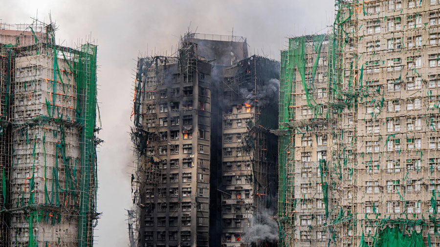 Muertos en incendio de Hong Kong aumentan a 128 y unas 200 personas siguen desaparecidas