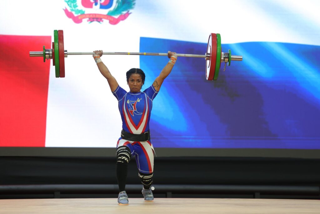 Cándida Vásquez en plena acción que le valió para lograr medallas de oro y plata en Juegos Bolivarianos.