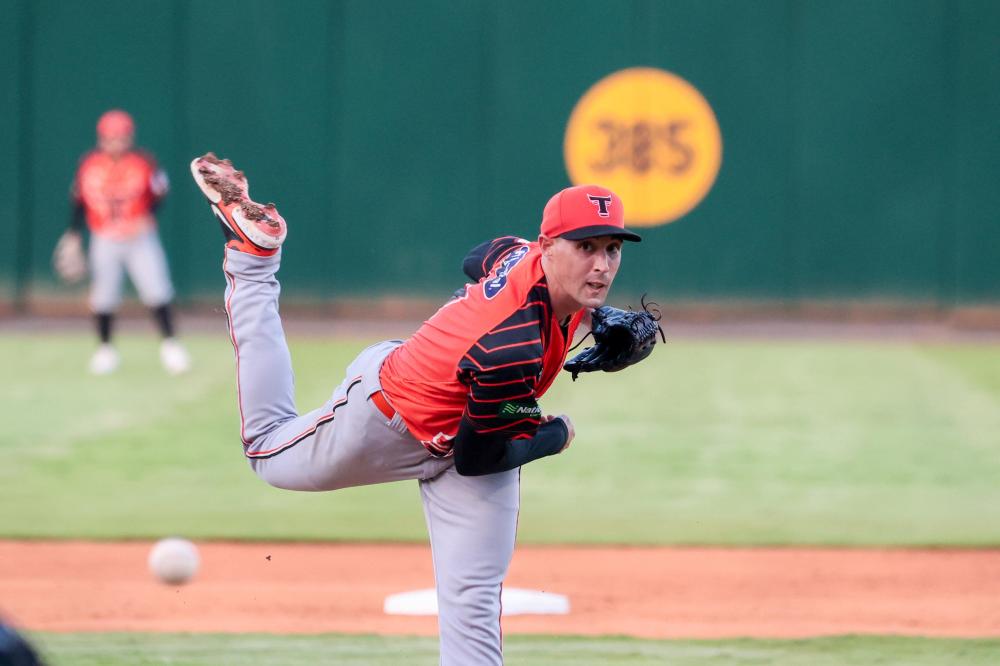 Aaron Sánchez continúa dominio en Lidom.