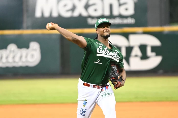 Oscar de la Cruz de las Estrellas Orientales.