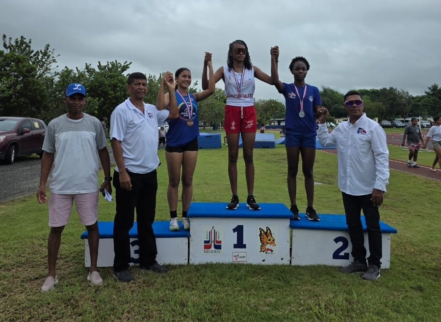 Gran parte de las más de 150 atletas que compitieron ayer en el evento “Más Mujeres en el Atletismo”, que organizó la World Atletics con el apoyo de la Federación Dominicana de Atletismo, en la pista de la Fuerza Aérea de la República Dominicana.
