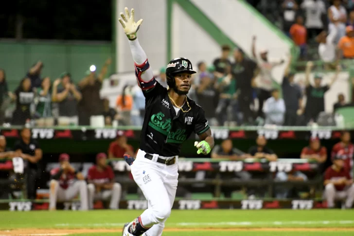 Raimel Tapia fue clave en la victoria de las Estrellas ante los Toros.