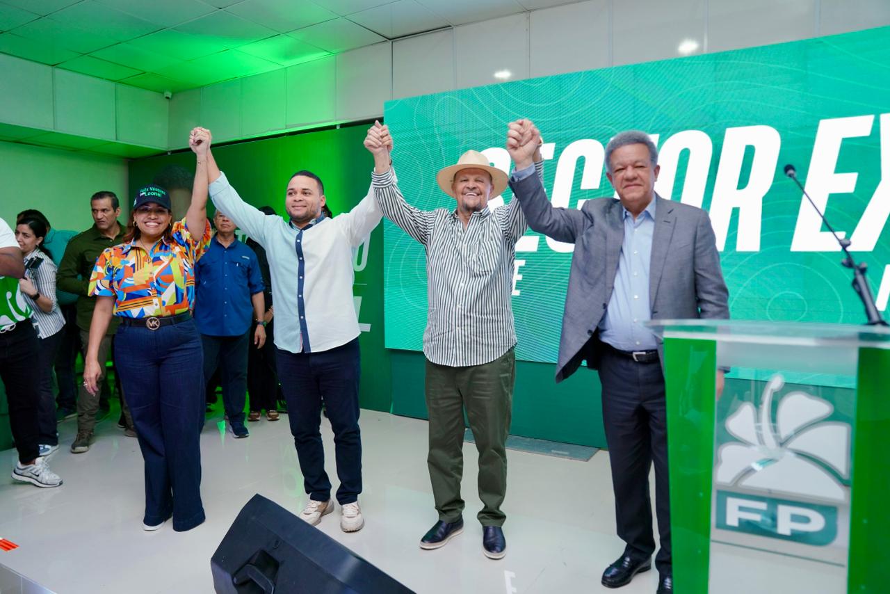 Leonel juramenta Bonao.