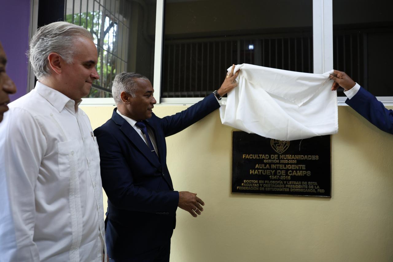 Luis Miguel De Camps García agradeció la distinción de la Facultad de Humanidades