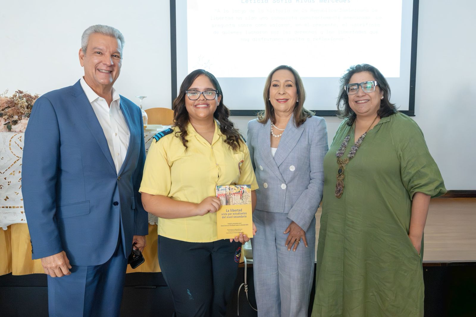Fundación Macarrulla pone en circulación libro