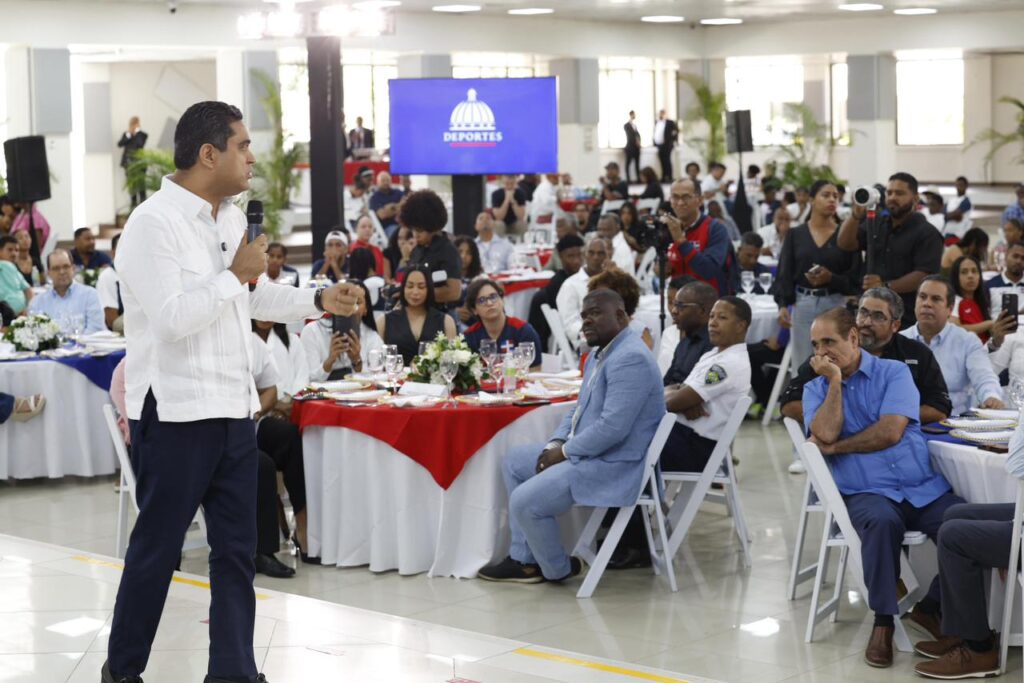 El ministro de Deportes, Kelvin Cruz, celebró en grande el Día Nacional del Deporte con una gran convocatoria de atletas medallistas olímpicos, centroamericanos y panamericanos, así como dirigentes deportivos y representantes de diferentes sectores de la sociedad.