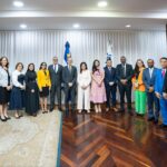 La procuradora general de RD junto a expertos de Chile.