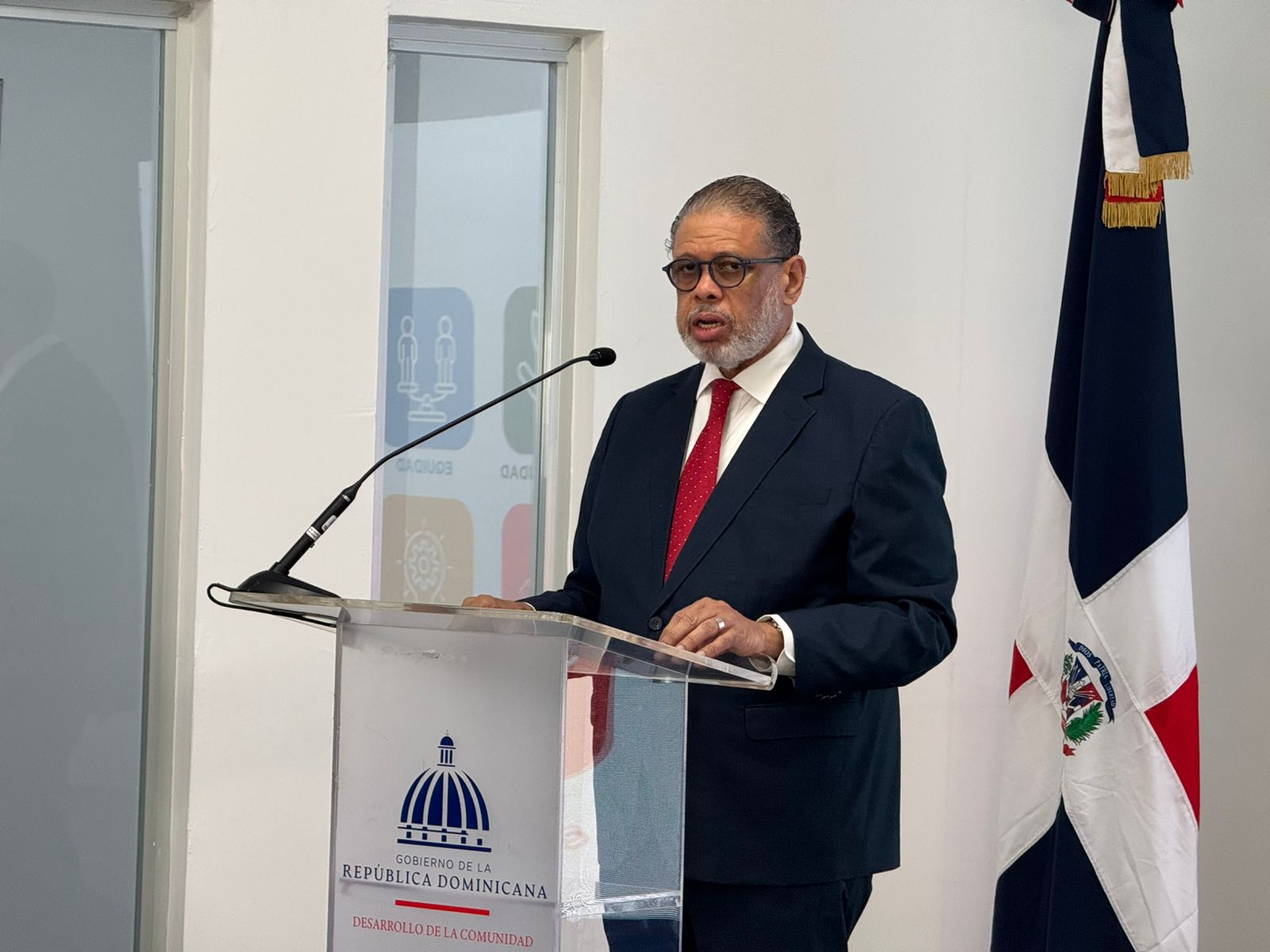 Director general de Desarrollo de la Comunidad, Modesto Guzmán