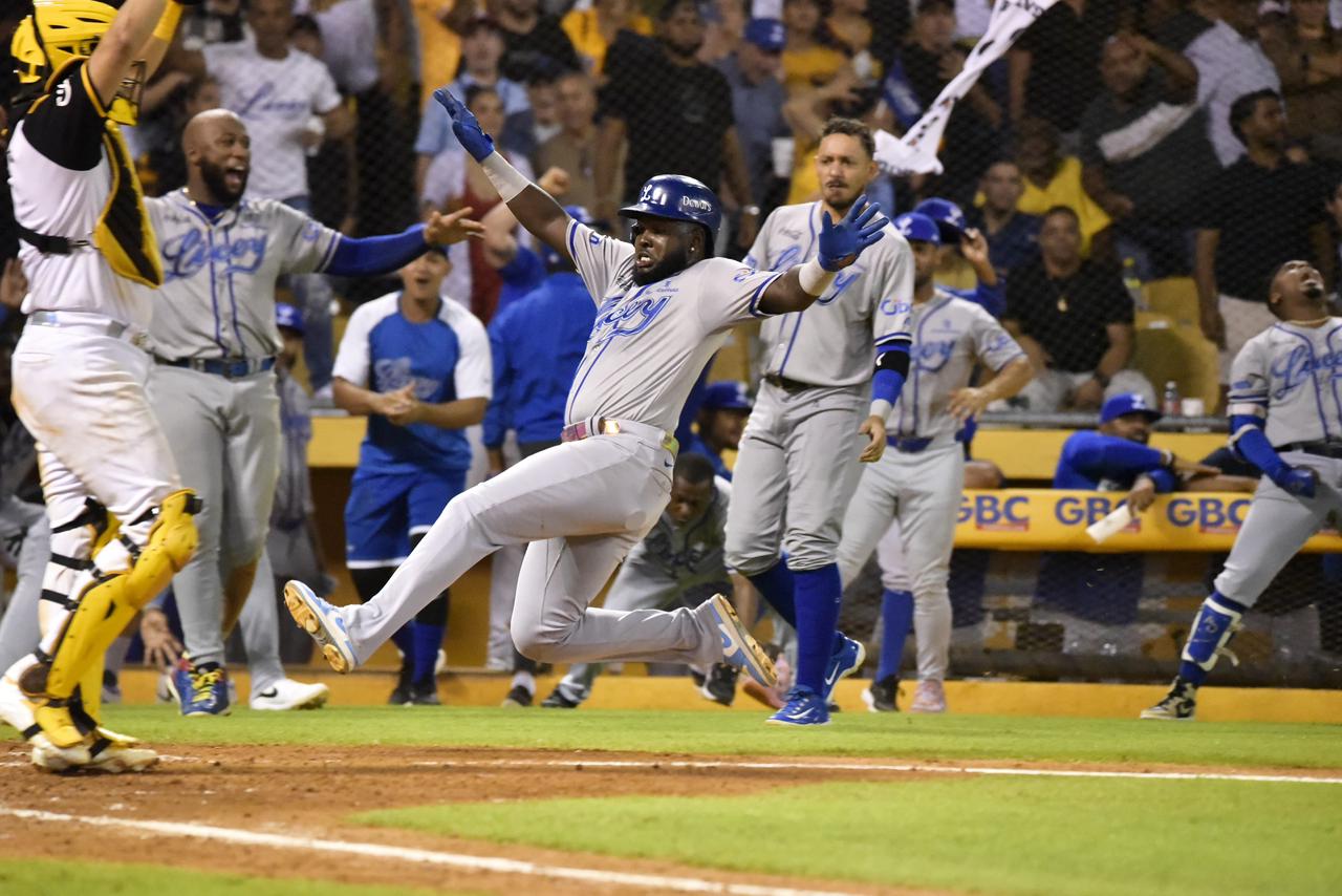 Licey le gana a las Águilas en Santiago