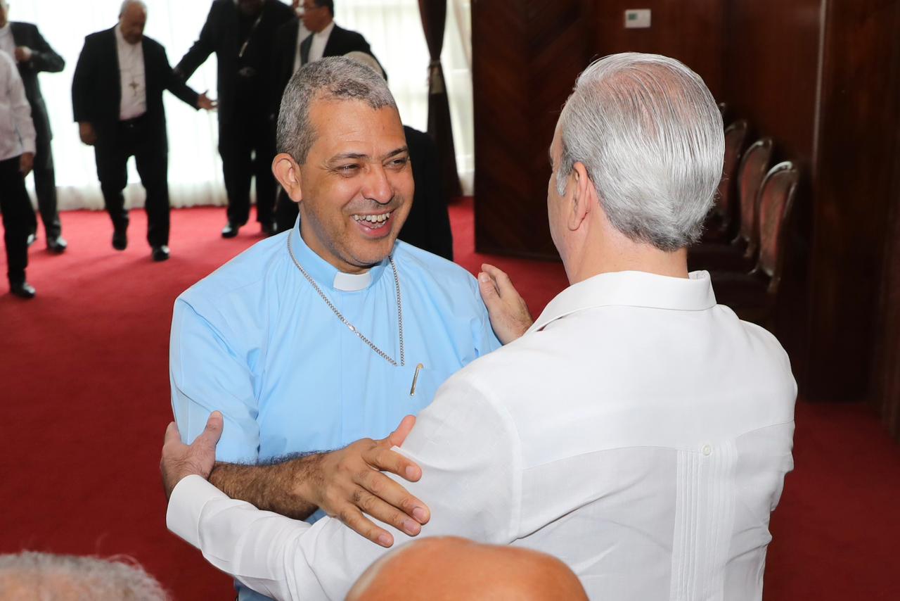Jefe de Estado se reúne en almuerzo con miembros del Episcopado Dominicano
