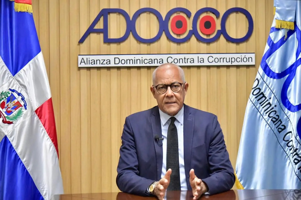 ADOCCO denuncia ante la PEPCA entramado empresarial que simulaba competencia para repartirse licitaciones del Estado