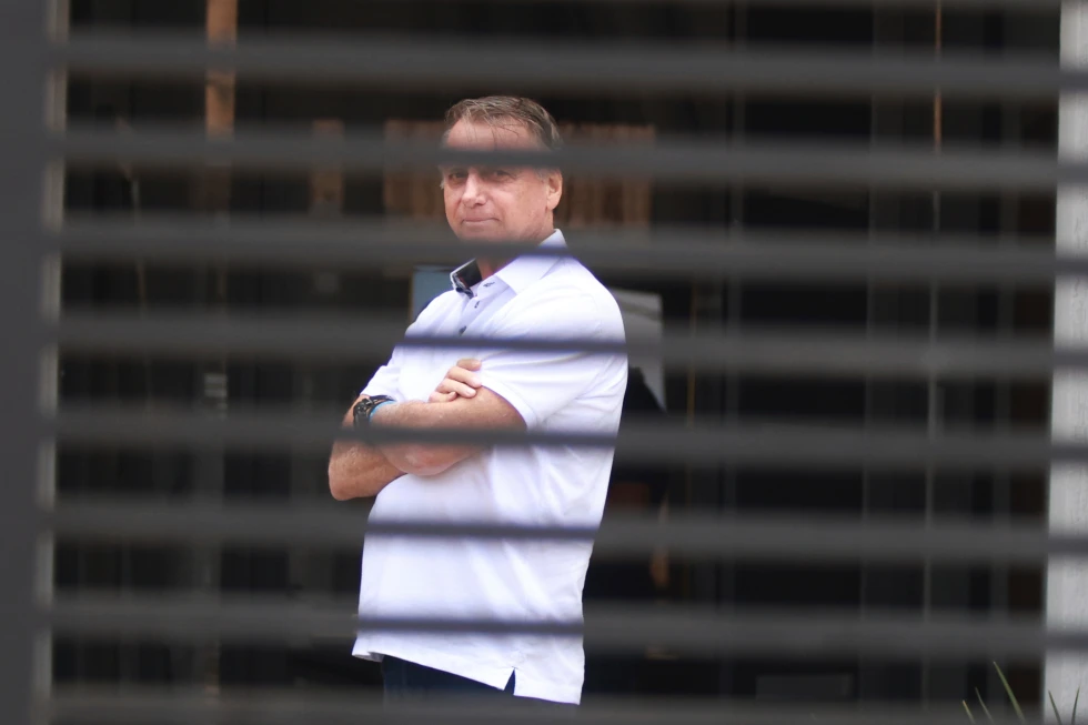 Bolsonaro solicita arresto domiciliario por problemas de salud.