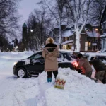Autoridades emiten alerta de viaje en tres estados de EE.UU. por posibles lluvias heladas y nieve