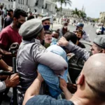 El Observatorio Cubano de Derechos Humanos denuncia dictadura aumenta represión transnacional tras amenazar a 18 periodistas