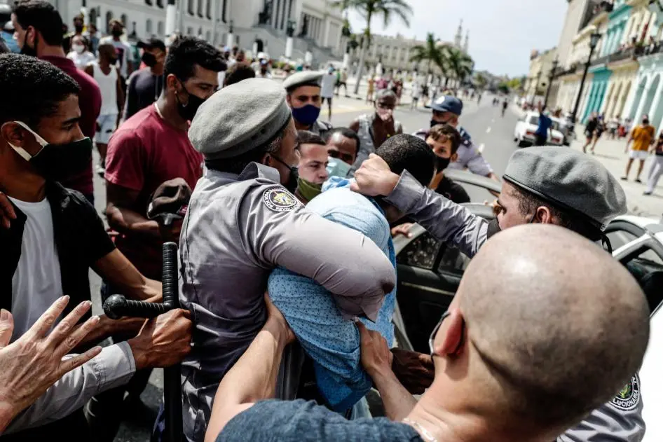 El Observatorio Cubano de Derechos Humanos denuncia dictadura aumenta represión transnacional tras amenazar a 18 periodistas
