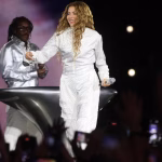 Shakira hizo vibrar a los argentinos en su primera noche de “Las Mujeres Ya No Lloran World Tour”