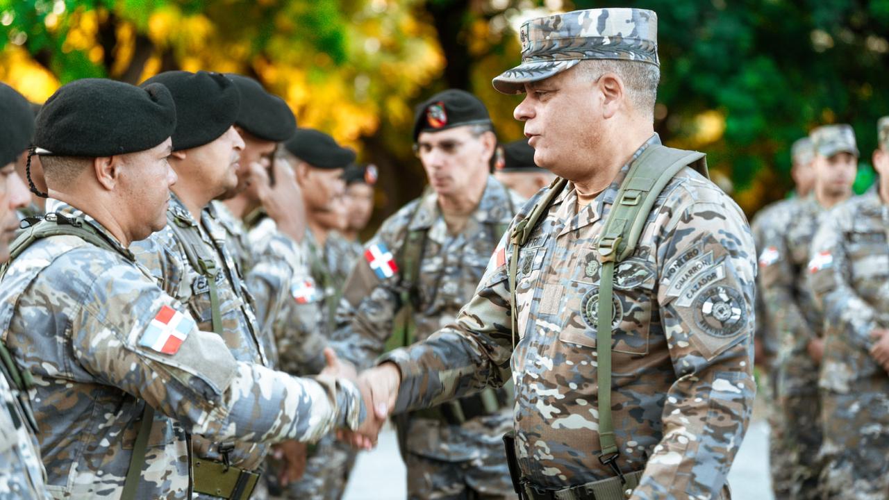 Ministro de Defensa recorre la frontera y resalta entrega de militares para garantizar la soberanía