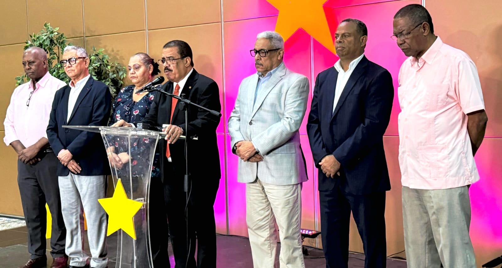 PLD advierte cena navideña más cara de la historia: supera los RD$16,800 en 2025