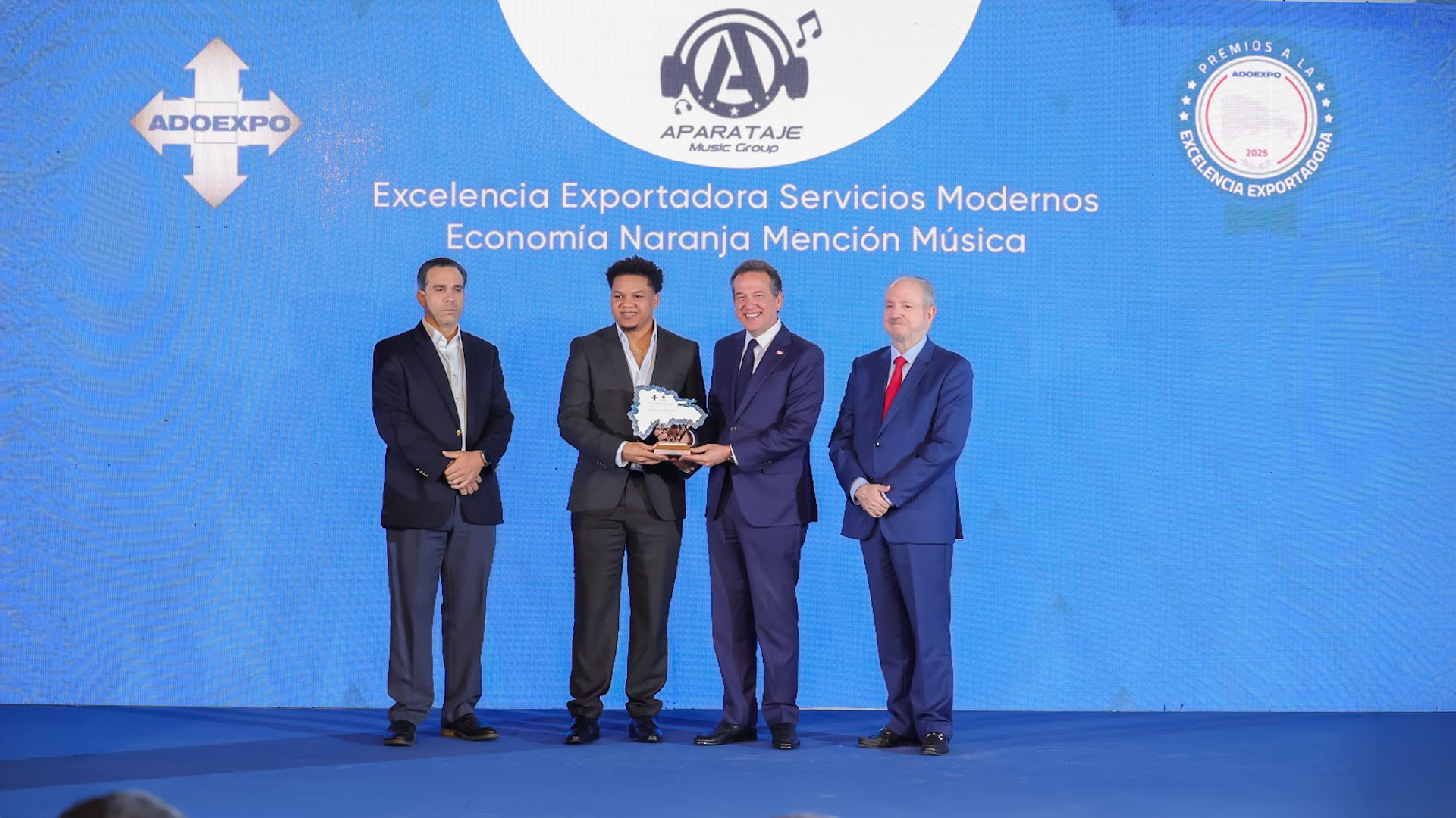 La distinción fue recibida por Jairo Bautista, CEO de @AparatajeDistribution