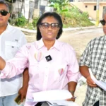 Comunitarios denuncian abandono de obras fantasmas y arbitrios perdidos en SDO