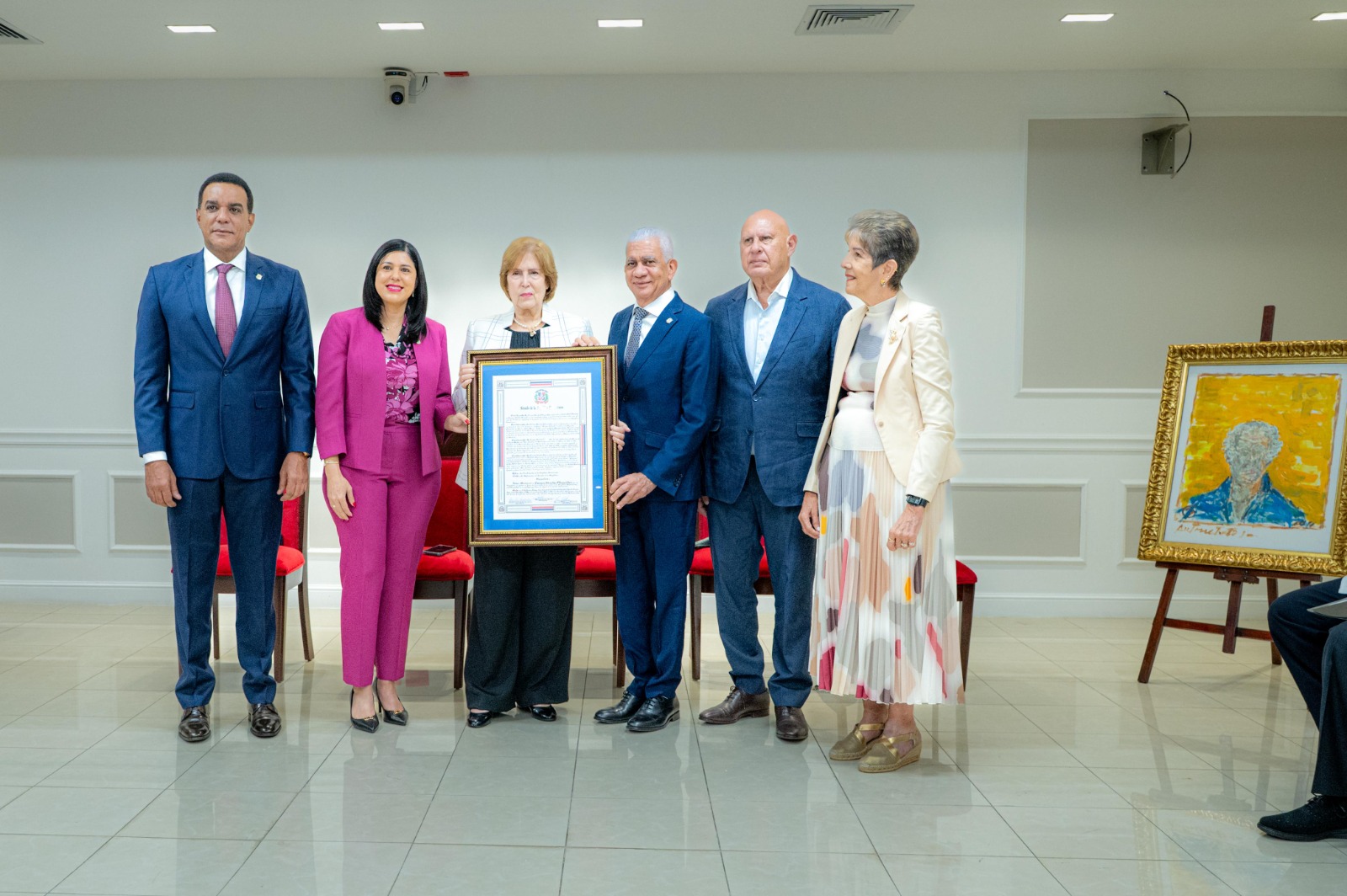 Senado reconoce a José Cestero y Carmen Heredia por sus aportes al arte y la cultura