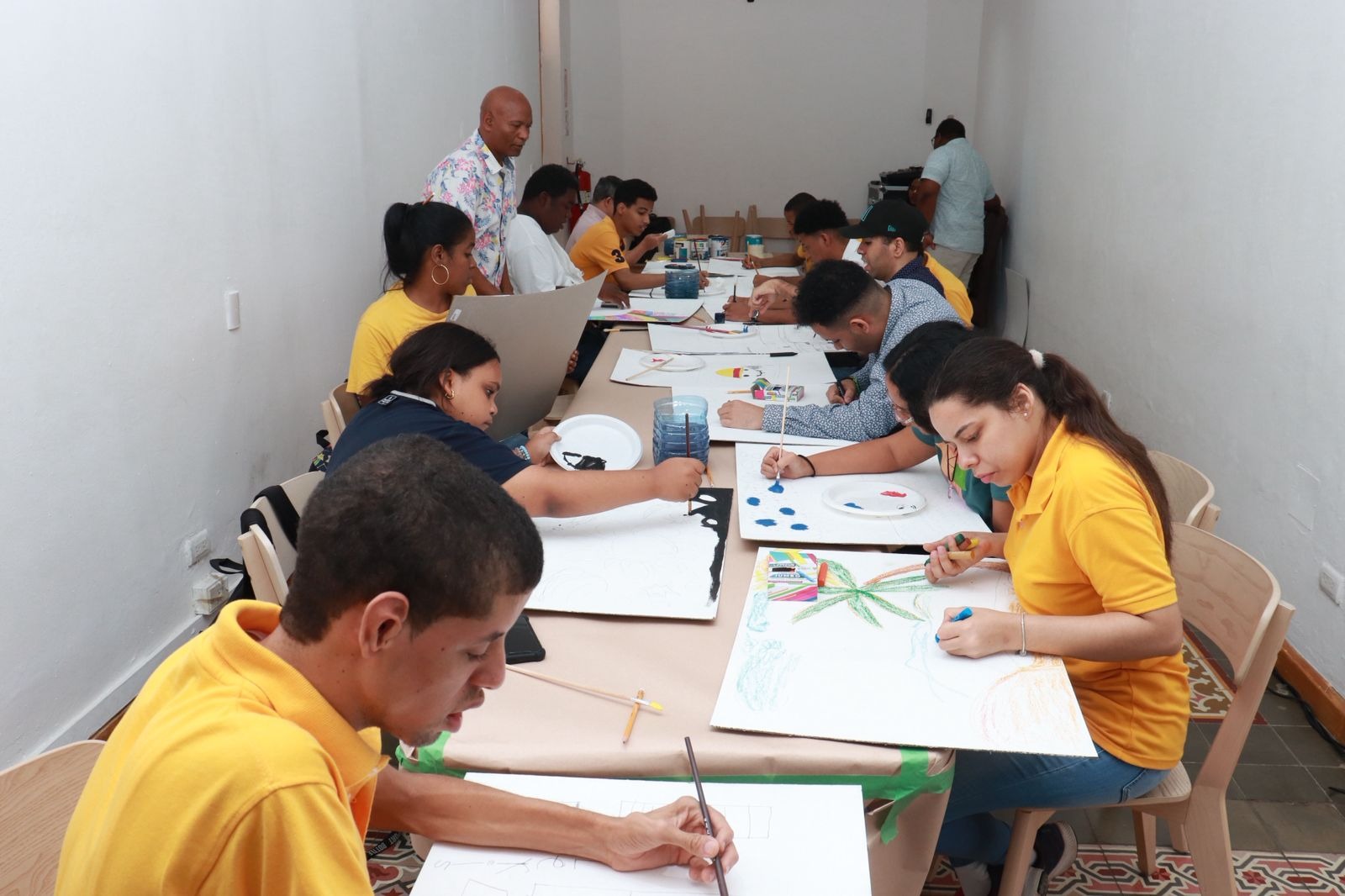 Celebran taller vivencial de arte-terapia en el marco del Día Internacional de las Personas con Discapacidad