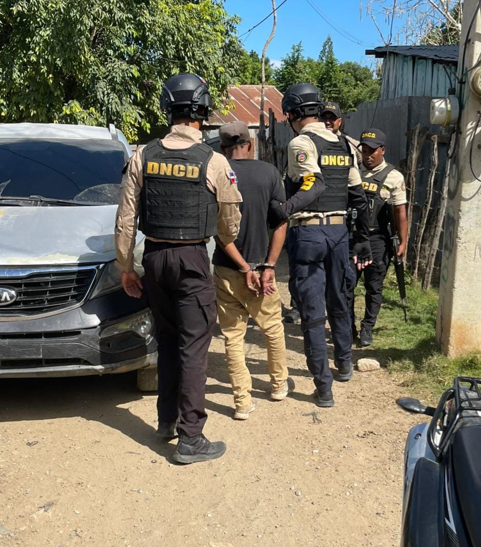 La DNCD y el Ministerio Público incautaron más de 126,000 gramos de drogas en operativos.