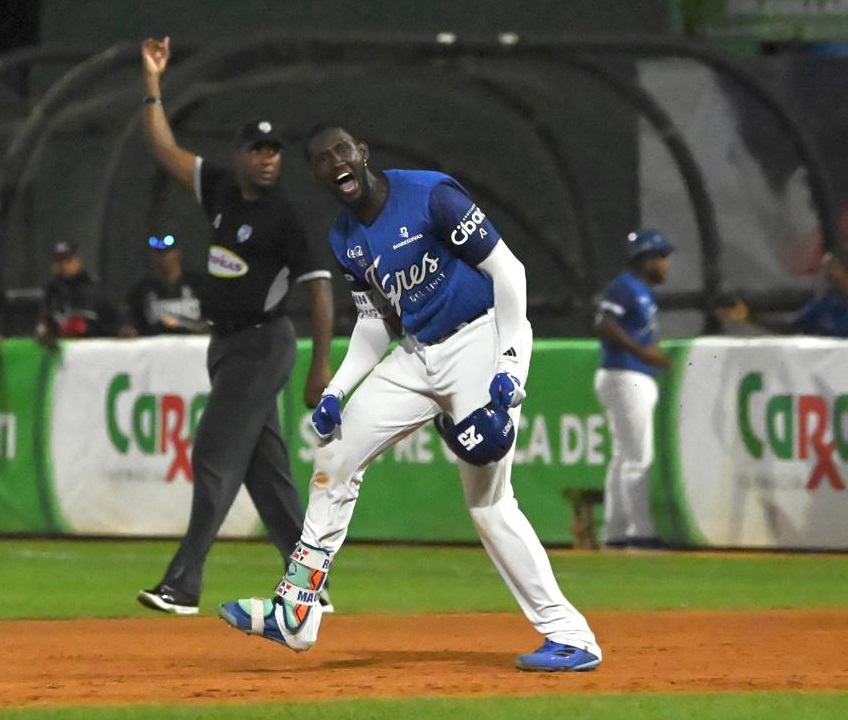 Ronny Mauricio decidió el partido con un dramático cuadrangular para dejar tendidos en el terreno a los Leones del Escogido, en un triunfo 6-5 de los Tigres del Licey