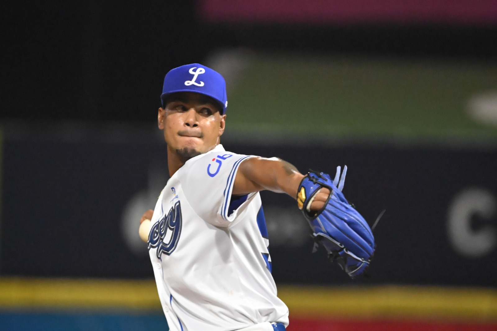 Albert Abreu, lanzador abridor del Licey ante los Gigantes .